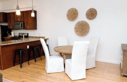 Le Roy Apartment | Downtown LeRoy ONE TWENTY Loft