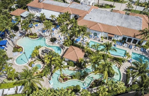 Royal Harbor Condo | Downtown Location! Naples Bay Resort - Amenities!