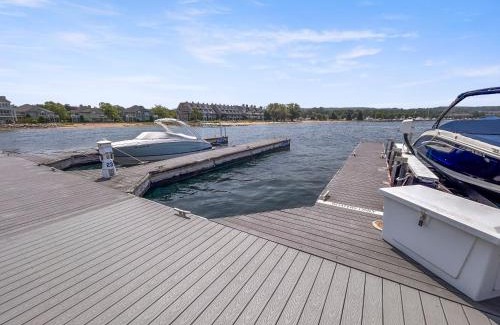 Boyne City House | Downtown Loft 45 Slip Walk To Lake & Dining