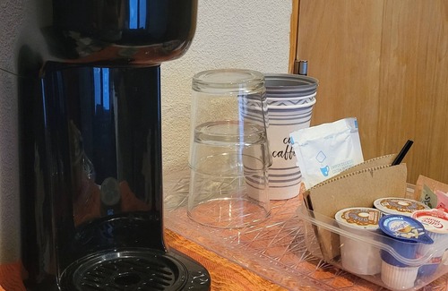 Raynolds Addition House | Downtown Loft Available for You! Coffee Included!