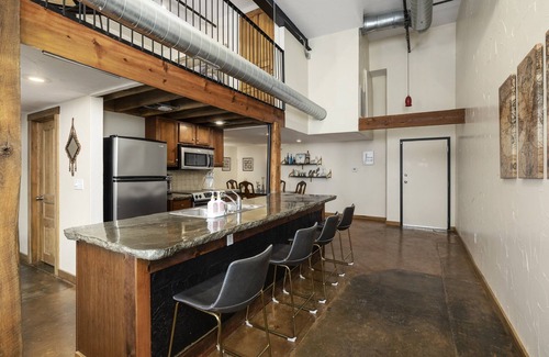 Downtown Springfield Condo | Downtown Loft - minutes from bars, restaurants, stadium and more