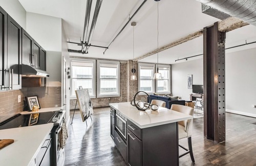 Downtown Houston Condo | Downtown Loft with Amazing Views!