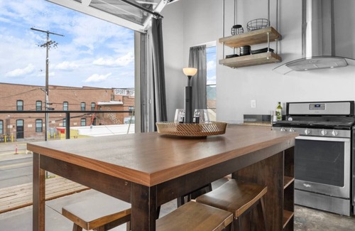 Butte House | Downtown Loft with Garage for Bikes/Car