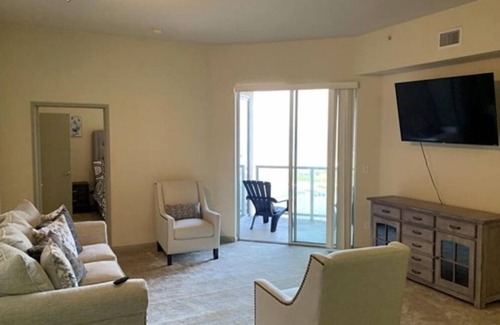 Waterfront Condo | Downtown Long Beach Condo 2Bed/2Bath Amazing View!