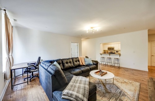 Downtown Louisville Condo | Downtown Louisville Condo, King Bed, Updated Kitchen and Bath- Free Parking