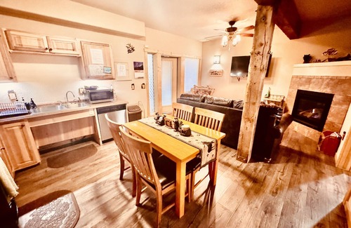 Estes Park Apartment | Downtown lovely retreat.