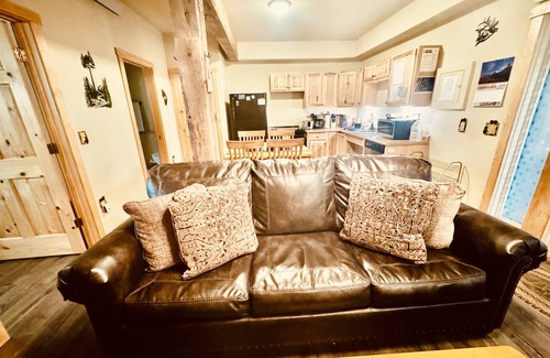 Estes Park Apartment | Downtown lovely retreat.