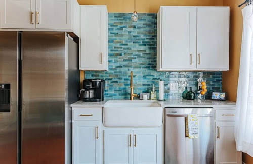 Staunton Apartment | Downtown Luxe: Luxury Vintage + Downtown