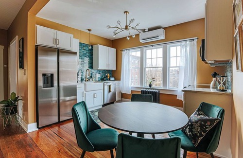 Staunton Apartment | Downtown Luxe: Luxury Vintage + Downtown