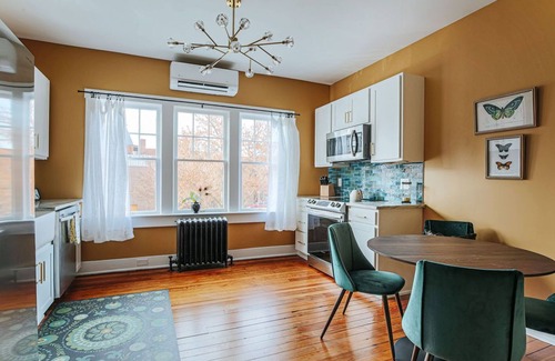 Staunton Apartment | Downtown Luxe: Luxury Vintage + Downtown