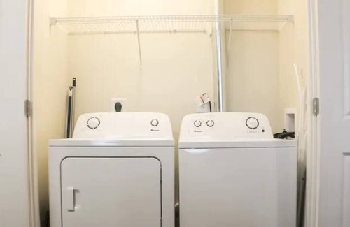 Fall Creek Place Apartment | Downtown Luxury 1 BDRM Apt Gym Free Parking