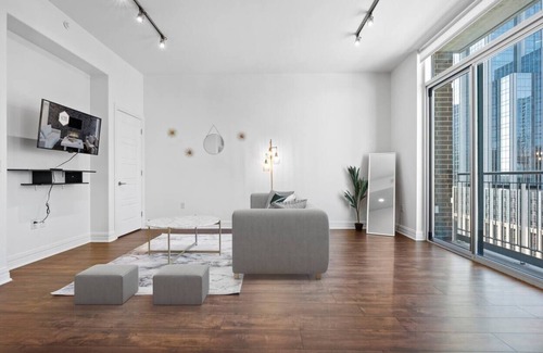 Waller Creek District Apartment | Downtown | Luxury 1BD Apt. | Pool | Gym | Great Views
