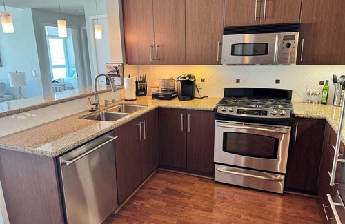 East Village Condo | Downtown Luxury Condo, Petco Ballpark, Gaslamp, Convention Center, Amazing Views