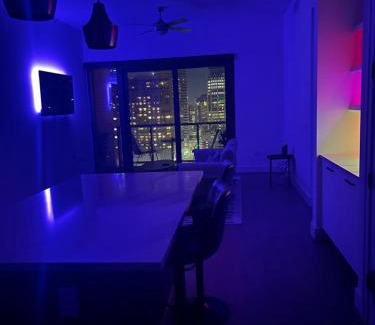 Midtown Apartment | Downtown Luxury Highrise DT HTX