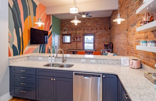 Central Business District Apartment | Downtown Luxury Industrial Loft/13-Ft Ceilings/Walkable