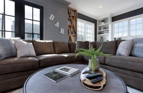 South Nashville House | Downtown Luxury Large Townhome Lots Of Beds