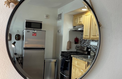 Downtown Reno Condo | Downtown Luxury Studio: Top Amenities – Gym, Parking, Pool, Hot Tub, Safety!