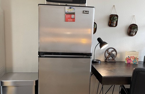 Downtown Reno Condo | Downtown Luxury Studio: Top Amenities – Gym, Parking, Pool, Hot Tub, Safety!
