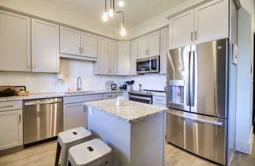 Central Business District Apartment | Downtown Lynchburg Condo w/James River Views