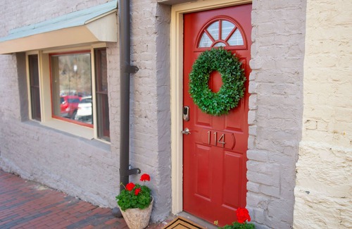 Central Business District Apartment | Downtown Lynchburg Studio 114 & Parking Spot