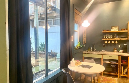 Central Business District Apartment | Downtown Lynchburg, Vintage Courtyard Loft, Va