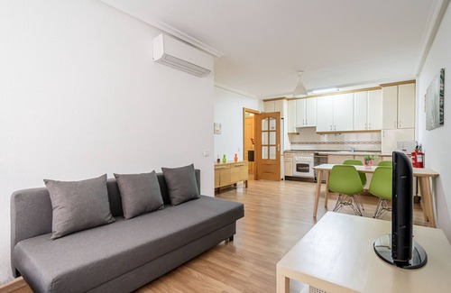 El Pilar Apartment | Downtown Madrid North Barrio del Pilar M (SAR28)