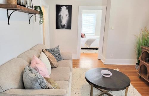 Shelbyville Apartment | Downtown Main Street One-Bedroom Suite w/ Hi-Speed Wifi