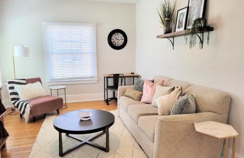 Shelbyville Apartment | Downtown Main Street One-Bedroom Suite w/ Hi-Speed Wifi