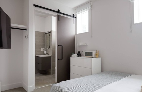 North Downtown Hotel | Downtown Mall Boutique Hotel Room above The Jefferson Theater