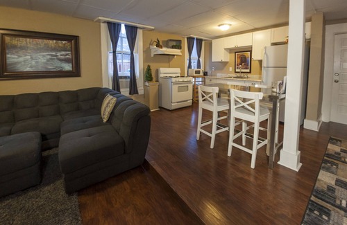 Manitou Springs Apartment | Downtown Manitou Springs