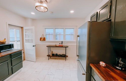 Marshall House | Downtown Marshall Home - Walk to Shops & Restaurants - Long Stays Welcome