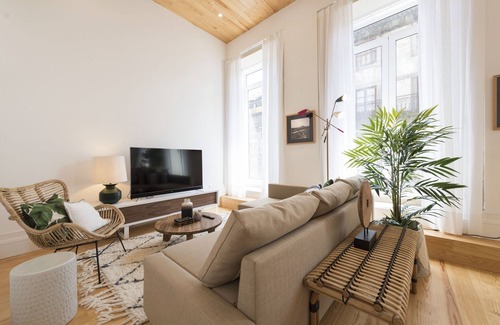 Centro / Baixa Apartment | Downtown Mezzanine Apartment (N56)
