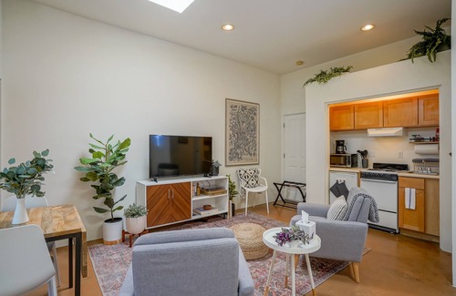 Downtown Albuquerque Apartment | Downtown Modern Studio, centrally located