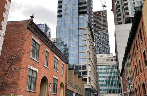 Ville-Marie Condo | Downtown Montreal condo, so close to everything your heart desires yet quiet!