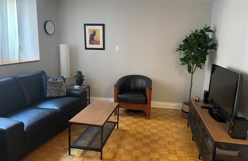 Ville-Marie Condo | Downtown Montreal condo, so close to everything your heart desires yet quiet!