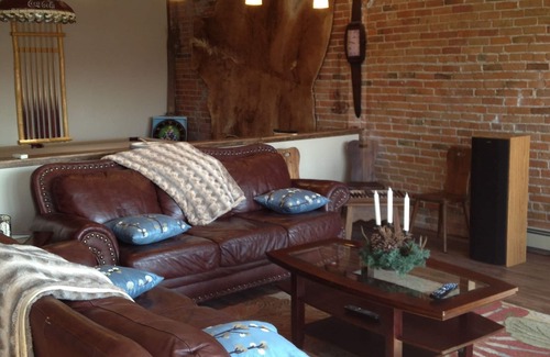 Montrose House | Downtown Montrose, Colorado