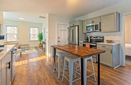 Mystic - New London Apartment | Downtown Mystic, Private Luxury 2BR w Free Parking