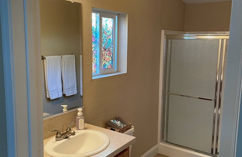 Napa House | Downtown Napa 3 Bedroom 2 baths house