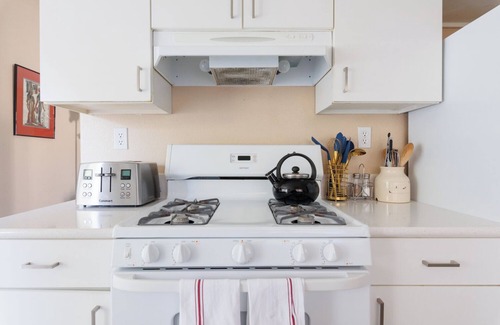 Napa Condo | Downtown Napa! Unit D Walk to Everything!