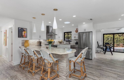 Lake Park House | DOWNTOWN Naples Pool Home in Lake Park! Walk/bike/drive to the beach!