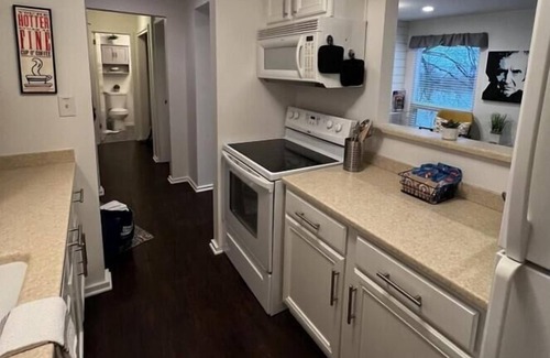North Capitol Condo | Downtown Nashville Music City Riverfront Escape FREE PARKING