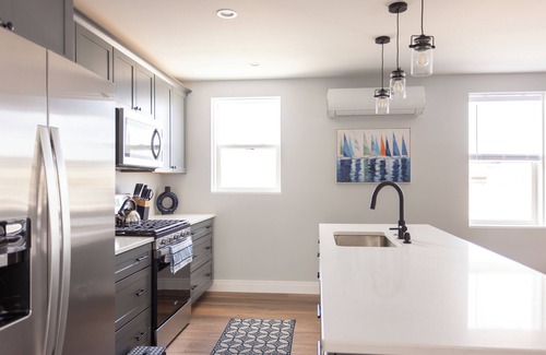 New Buffalo Condo | Downtown New Buffalo Suite 2B , Walk to Beach, King Beds