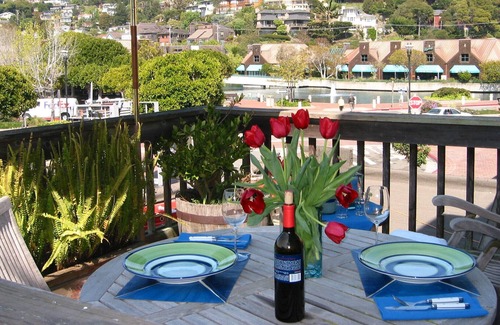 Belvedere Tiburon Apartment | Downtown next to SF ferry
