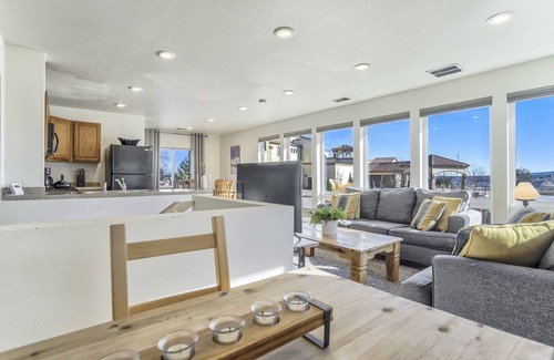 Colorado Springs House | Downtown & OCC!, Beautiful Mountain Views, AC!, OS Parking, Wifi