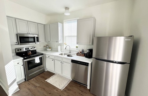 Ocean Springs Cottage | Downtown Ocean Springs Cottage with Golf Cart