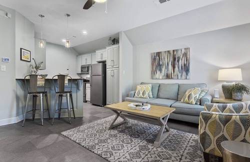 Ocean Springs Condo | Downtown Ocean Springs Spanish Trail Lofts - West Suite