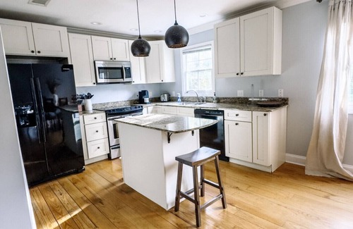 Biloxi House | Downtown Ocean Springs 2 bed 2.5 bath with garage