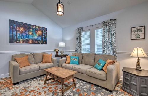 Biloxi House | Downtown Ocean Springs Duplex with AandC 1 Mi to Beach