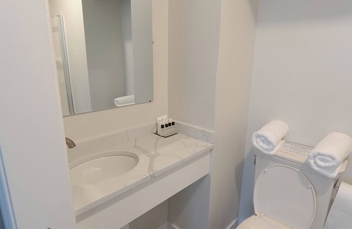 North End Apartment | Downtown OCNJ Summer Special! 2 Linked Rooms