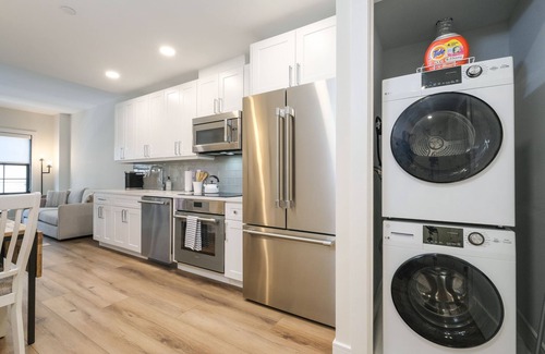 Harrison Apartment | Downtown One Bedroom Suite Steps to Metro North